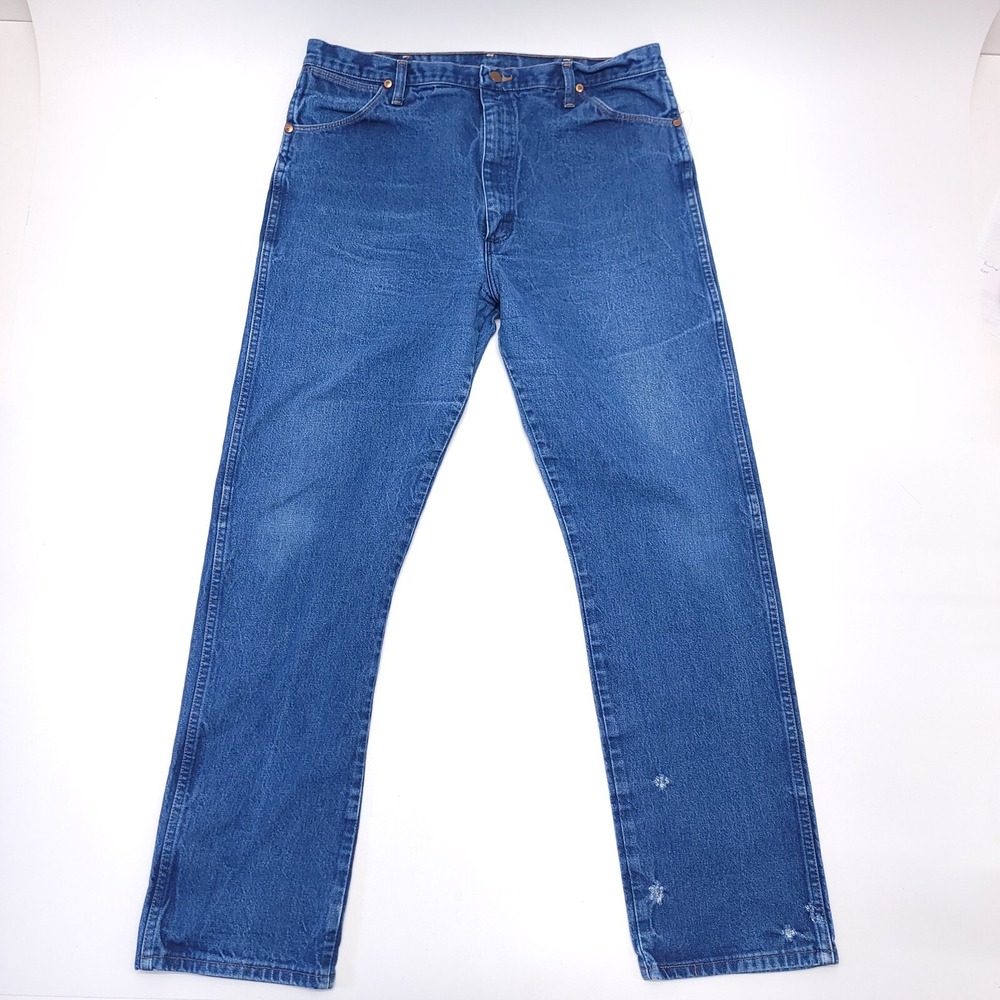 Vintage Wrangler 13MWZ Cowboy Cut Blue Jeans 38x33 Western Denim Country USA